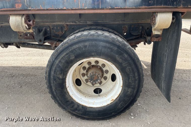 image for item KF9524 1999 Chevrolet C6500  dump flatbed truck