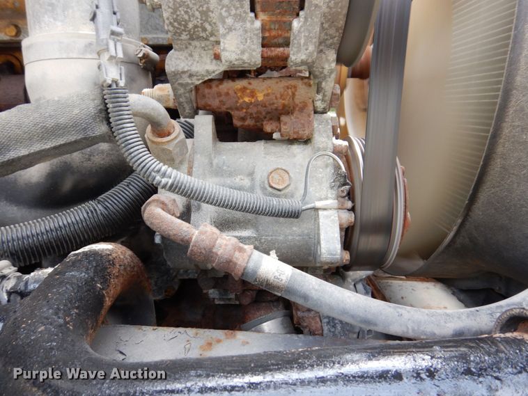 image for item KF9610 1996 Peterbilt 330  truck cab and chassis