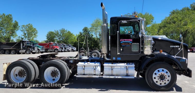 image for item KH9331 2006 Kenworth T800  semi truck