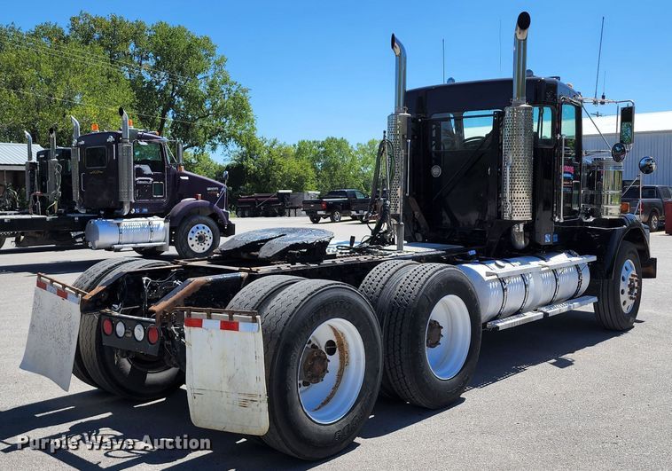 image for item KH9331 2006 Kenworth T800  semi truck