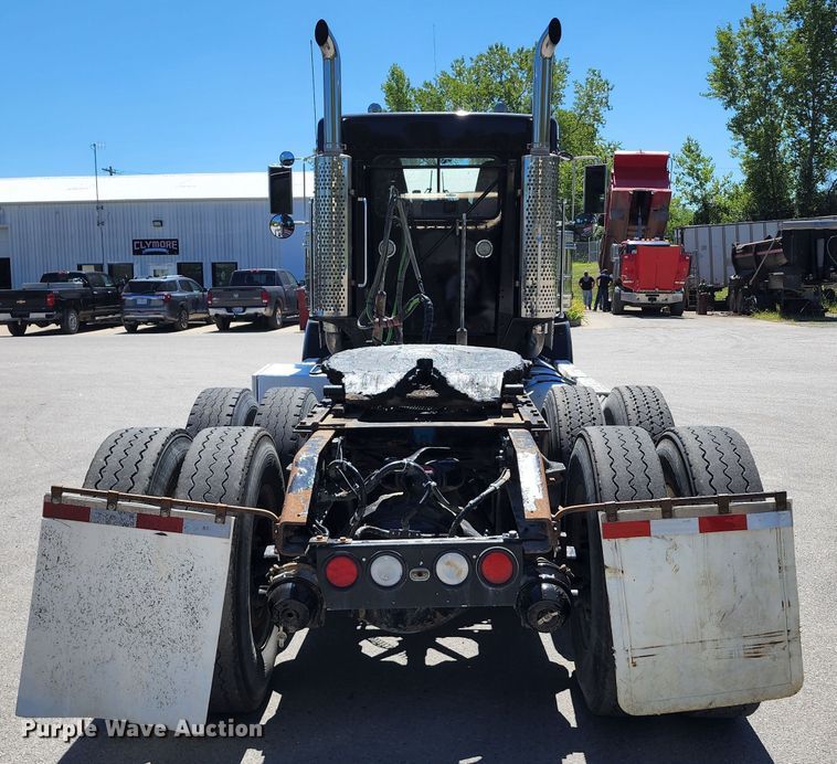 image for item KH9331 2006 Kenworth T800  semi truck