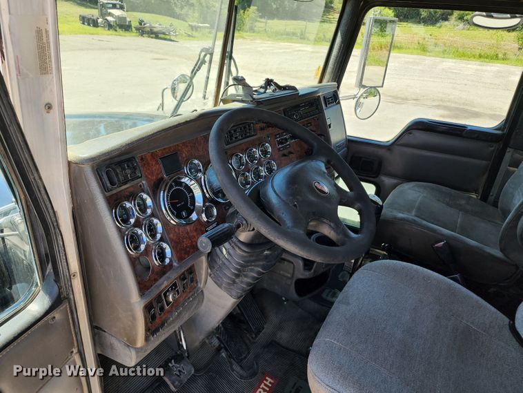 image for item KH9331 2006 Kenworth T800  semi truck