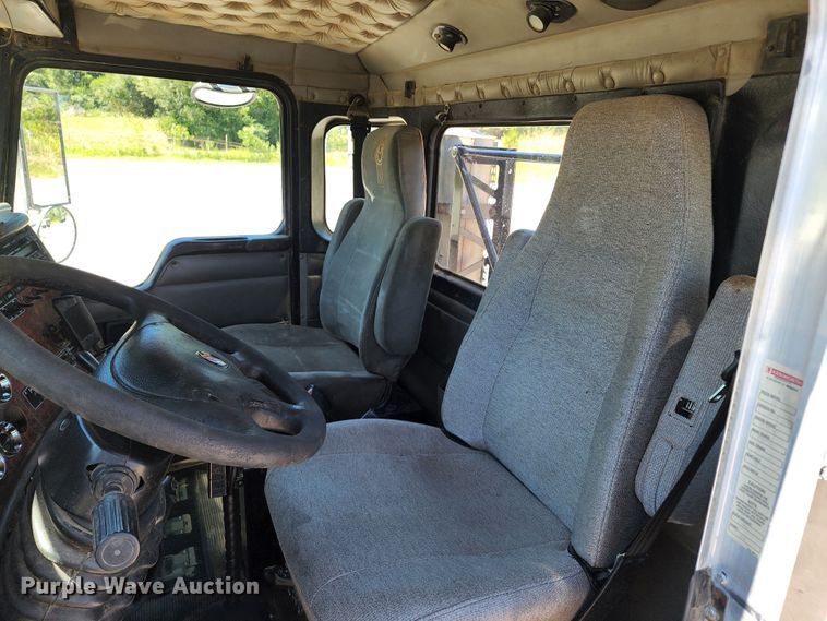 image for item KH9331 2006 Kenworth T800  semi truck