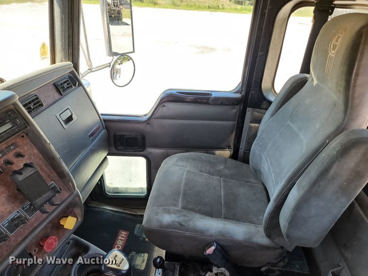 image for item KH9331 2006 Kenworth T800  semi truck