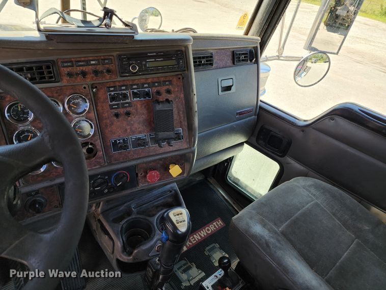 image for item KH9331 2006 Kenworth T800  semi truck