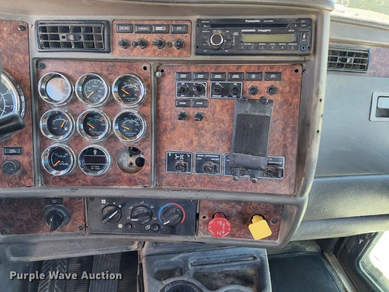 image for item KH9331 2006 Kenworth T800  semi truck