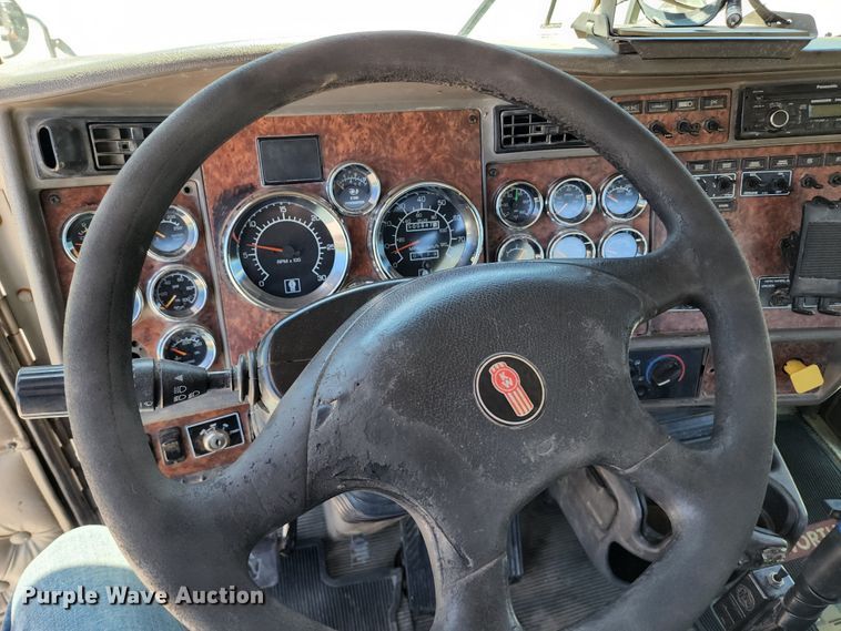 image for item KH9331 2006 Kenworth T800  semi truck