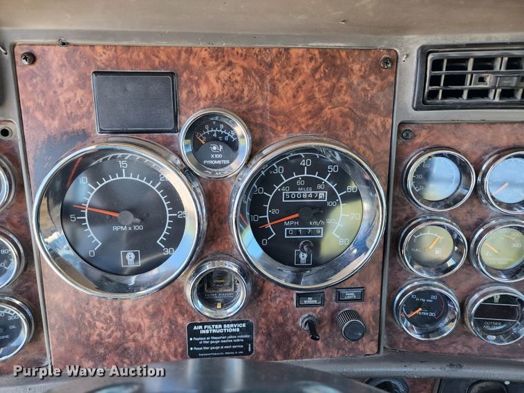 image for item KH9331 2006 Kenworth T800  semi truck