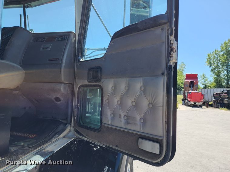 image for item KH9331 2006 Kenworth T800  semi truck