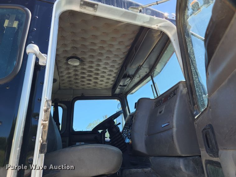 image for item KH9331 2006 Kenworth T800  semi truck