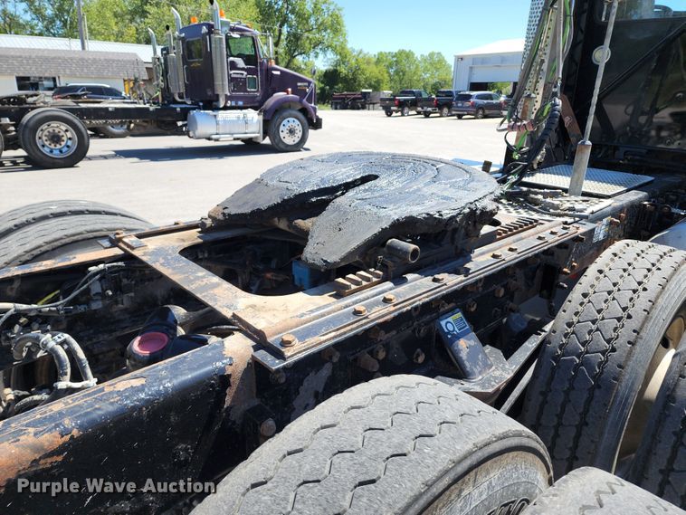 image for item KH9331 2006 Kenworth T800  semi truck