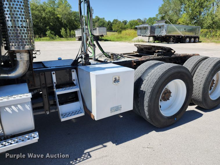 image for item KH9331 2006 Kenworth T800  semi truck