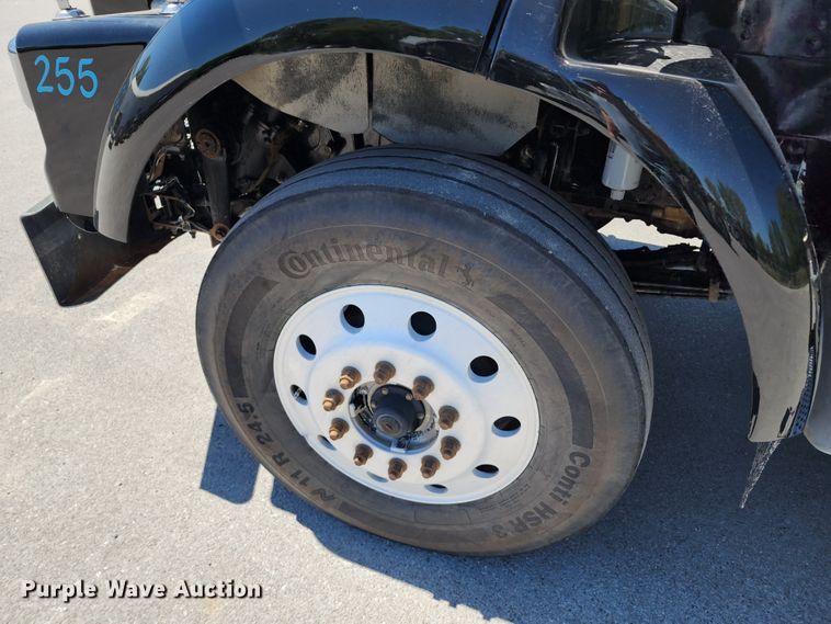 image for item KH9331 2006 Kenworth T800  semi truck