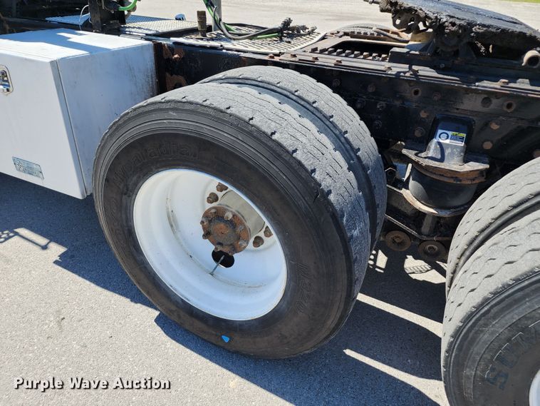 image for item KH9331 2006 Kenworth T800  semi truck