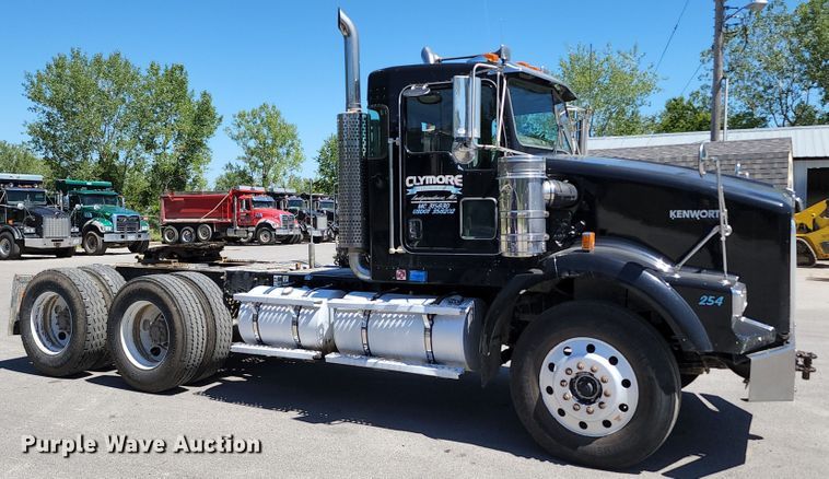 image for item KH9332 2006 Kenworth T800  semi truck