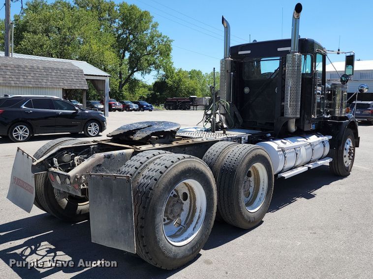 image for item KH9332 2006 Kenworth T800  semi truck