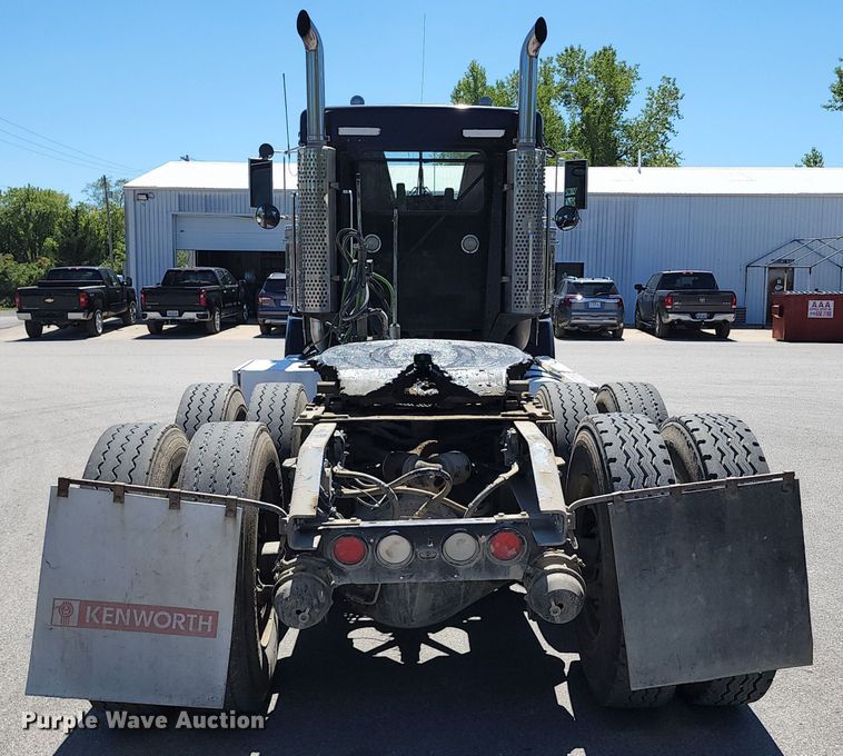 image for item KH9332 2006 Kenworth T800  semi truck