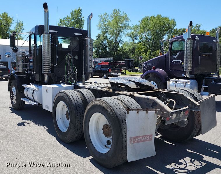 image for item KH9332 2006 Kenworth T800  semi truck