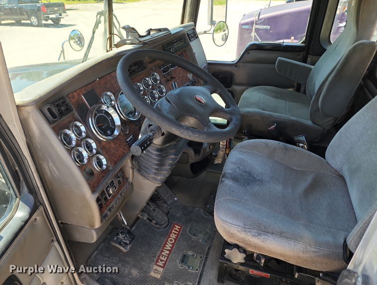 image for item KH9332 2006 Kenworth T800  semi truck