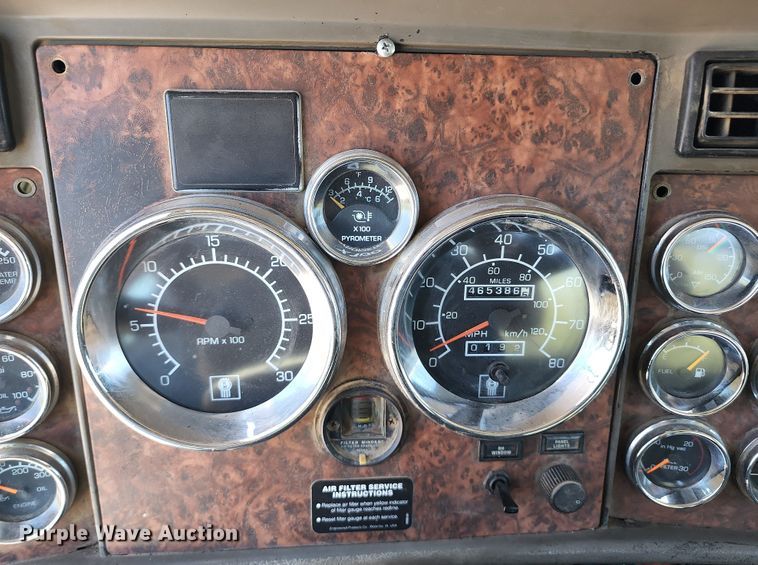 image for item KH9332 2006 Kenworth T800  semi truck