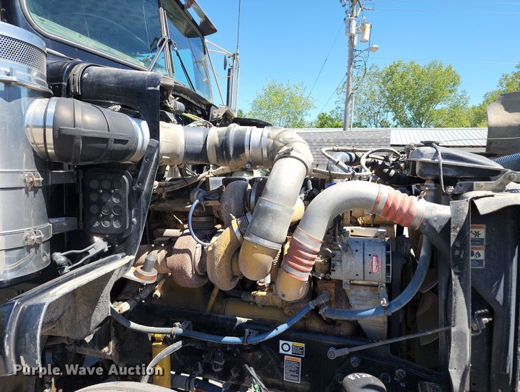 image for item KH9332 2006 Kenworth T800  semi truck