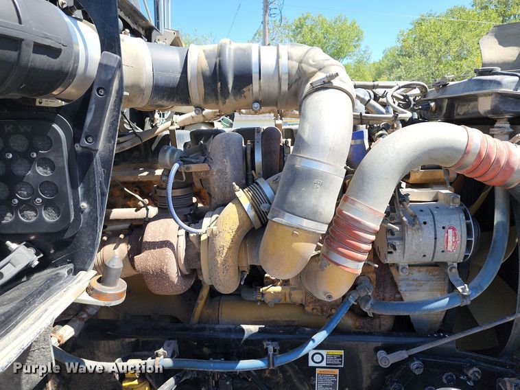 image for item KH9332 2006 Kenworth T800  semi truck