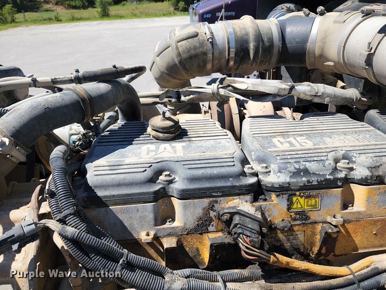 image for item KH9332 2006 Kenworth T800  semi truck