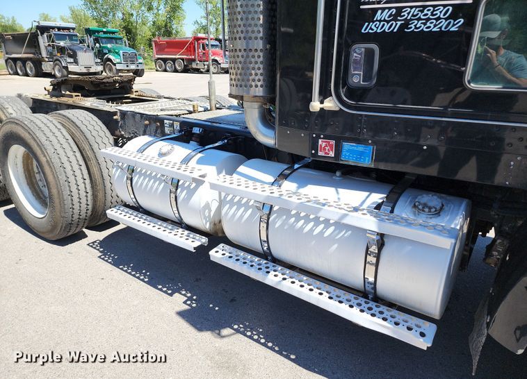 image for item KH9332 2006 Kenworth T800  semi truck