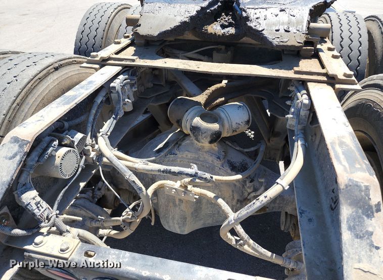 image for item KH9332 2006 Kenworth T800  semi truck