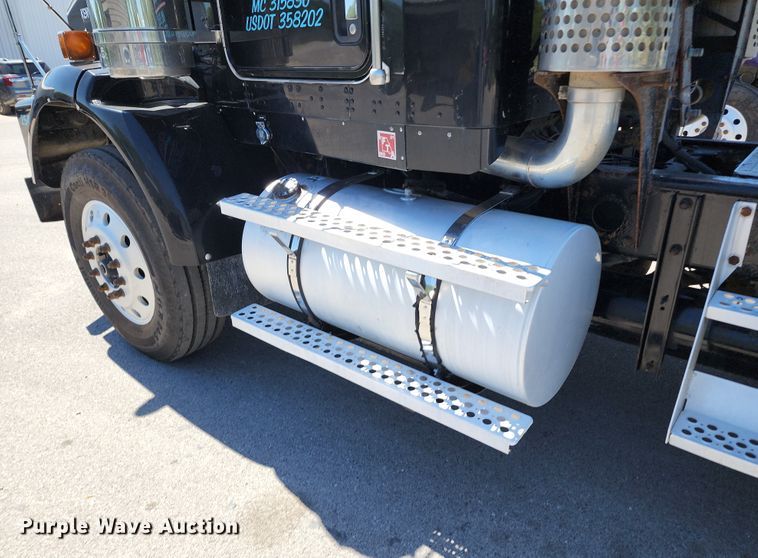 image for item KH9332 2006 Kenworth T800  semi truck