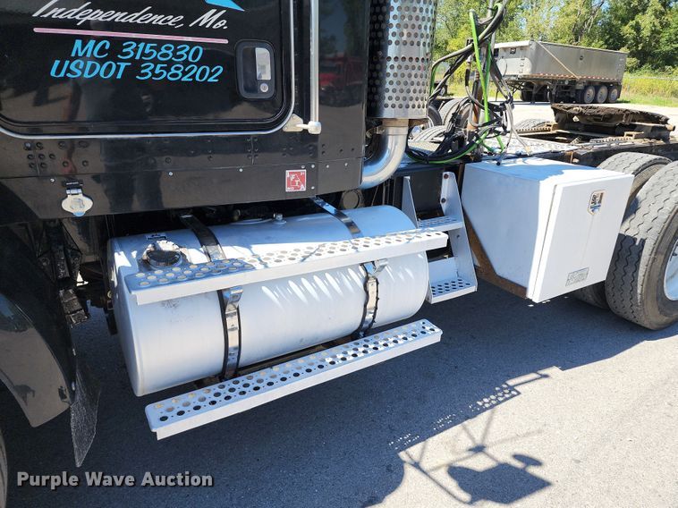 image for item KH9332 2006 Kenworth T800  semi truck