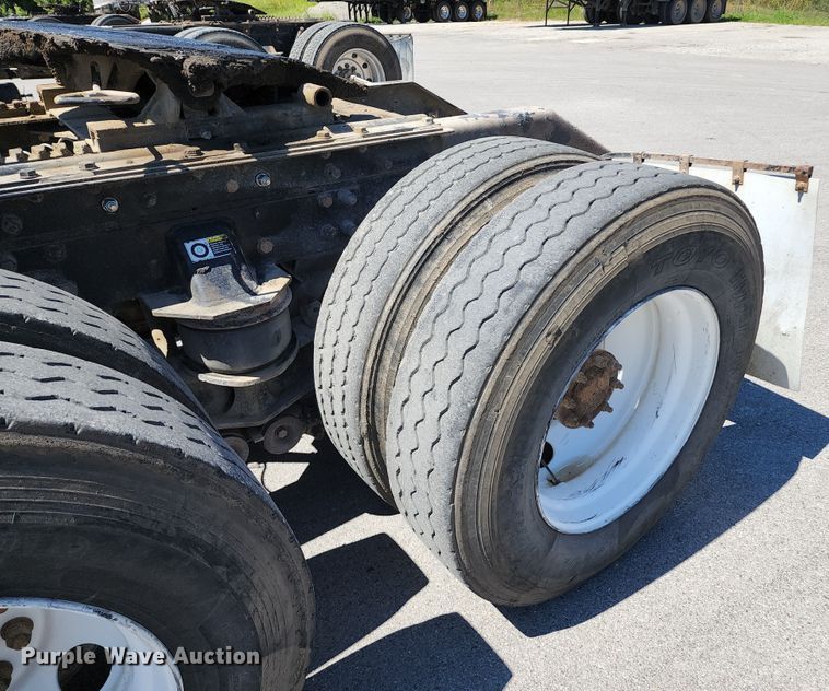 image for item KH9332 2006 Kenworth T800  semi truck