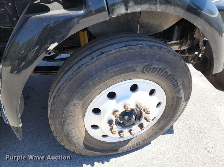 image for item KH9332 2006 Kenworth T800  semi truck