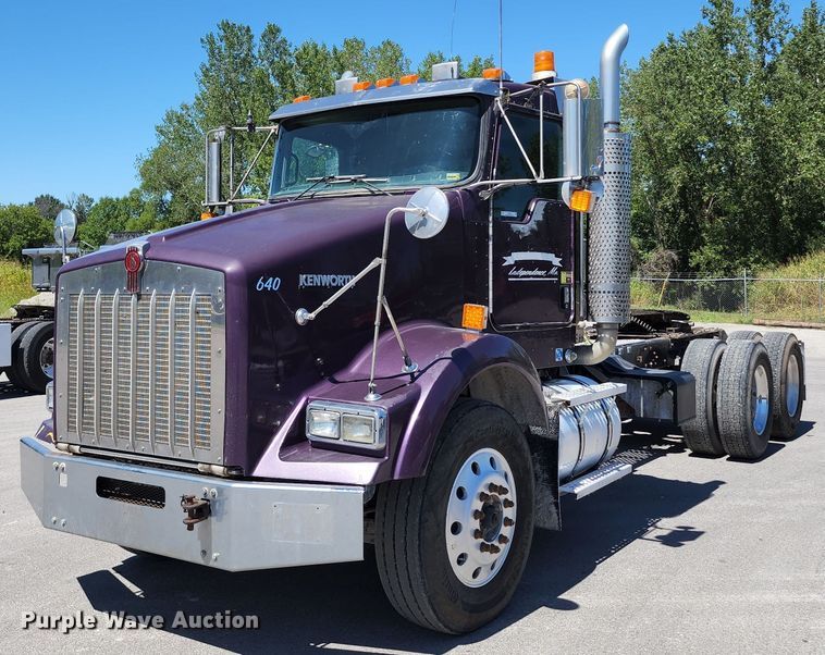 image for item KH9333 2006 Kenworth T800  semi truck