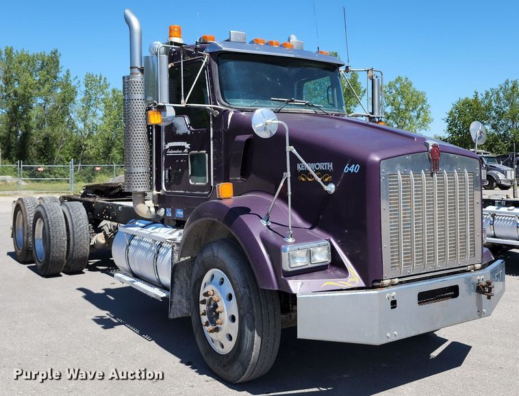 image for item KH9333 2006 Kenworth T800  semi truck