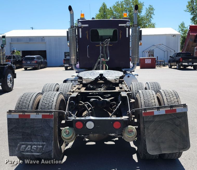 image for item KH9333 2006 Kenworth T800  semi truck