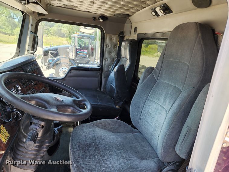 image for item KH9333 2006 Kenworth T800  semi truck