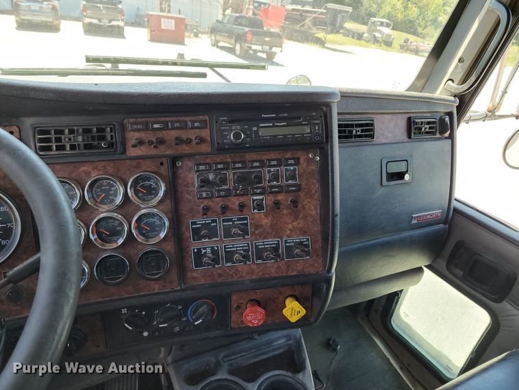 image for item KH9333 2006 Kenworth T800  semi truck