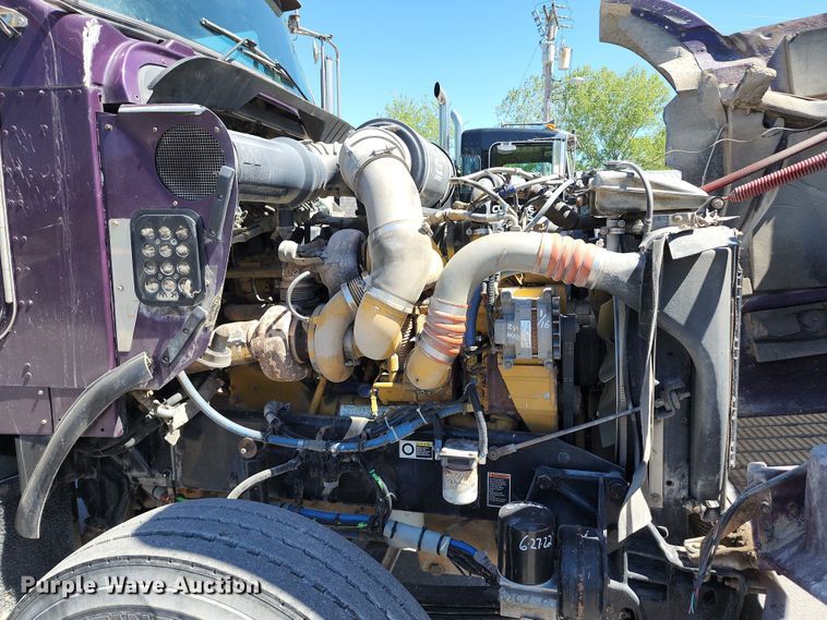 image for item KH9333 2006 Kenworth T800  semi truck