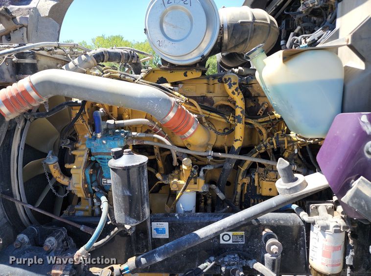 image for item KH9333 2006 Kenworth T800  semi truck