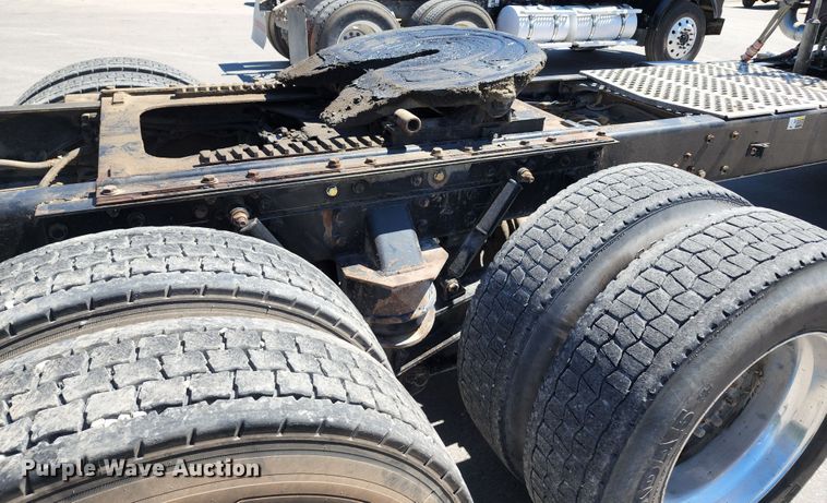 image for item KH9333 2006 Kenworth T800  semi truck