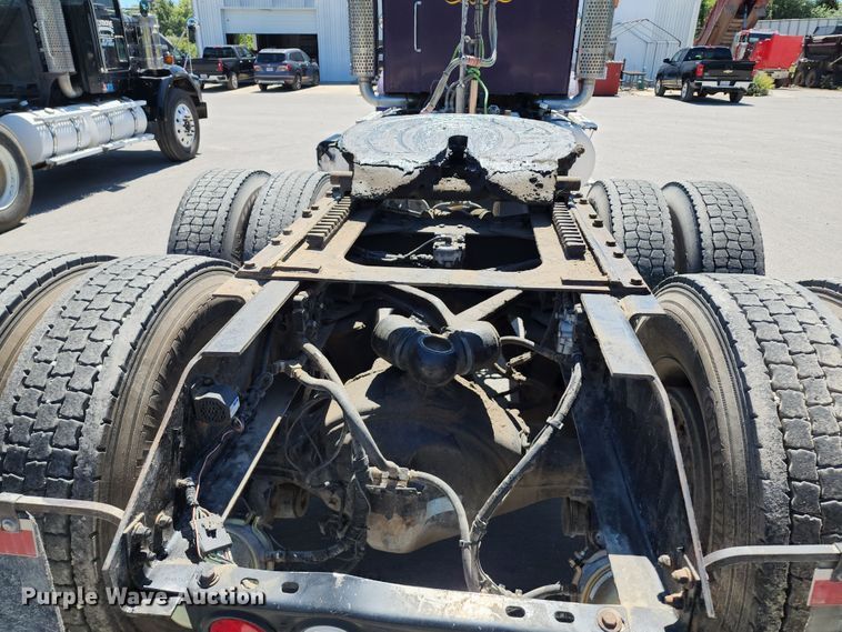 image for item KH9333 2006 Kenworth T800  semi truck