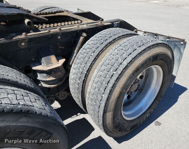 image for item KH9333 2006 Kenworth T800  semi truck