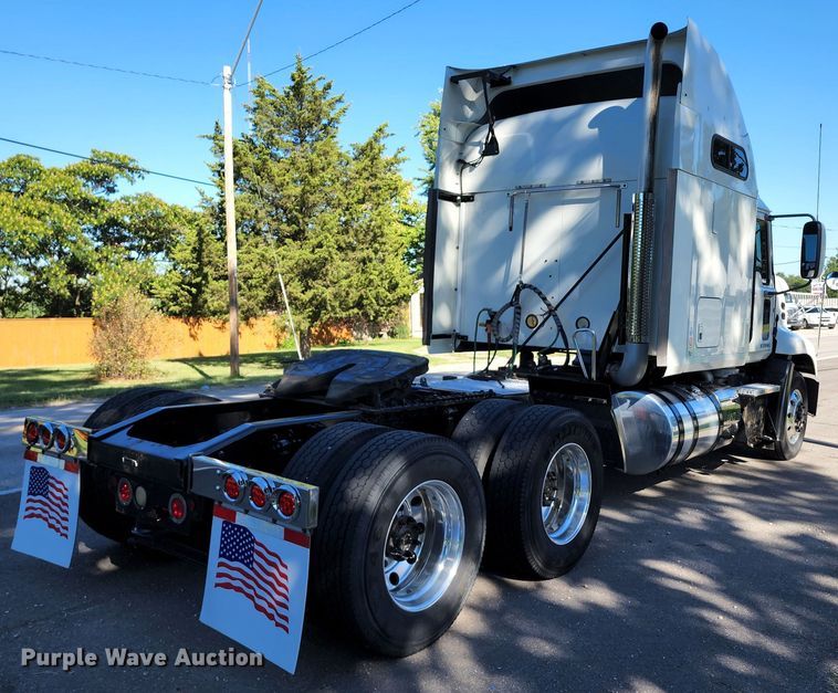 image for item KH9335 2012 Mack CXU613  semi truck