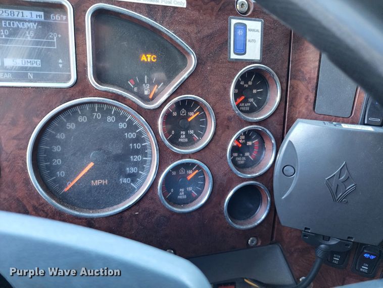 image for item KH9335 2012 Mack CXU613  semi truck