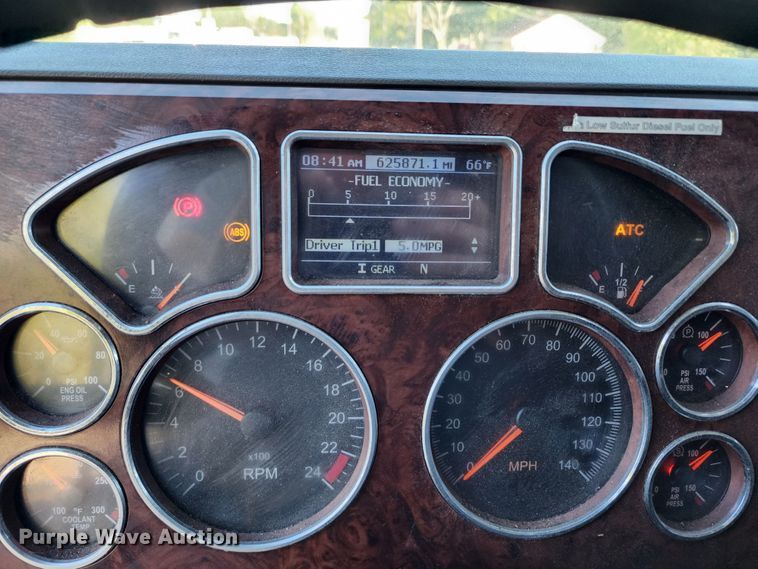 image for item KH9335 2012 Mack CXU613  semi truck