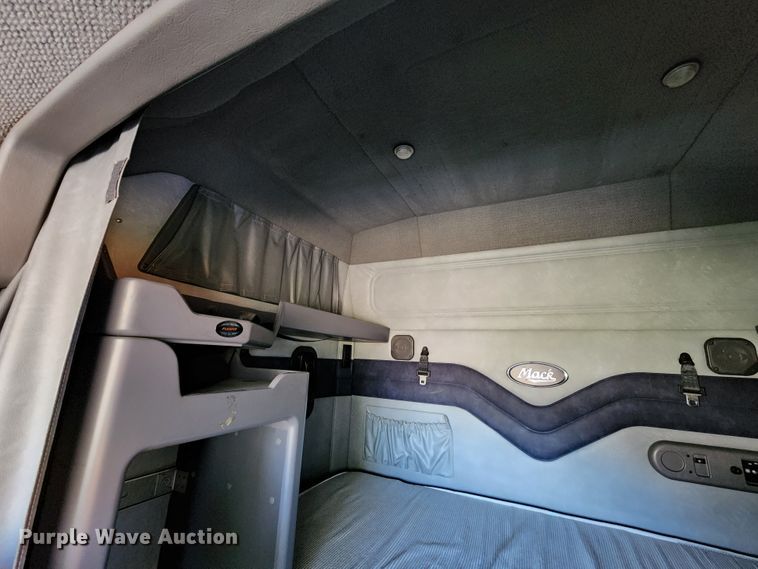 image for item KH9335 2012 Mack CXU613  semi truck