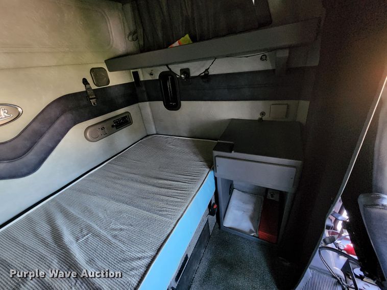 image for item KH9335 2012 Mack CXU613  semi truck