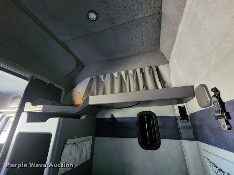 image for item KH9335 2012 Mack CXU613  semi truck