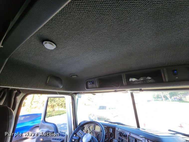 image for item KH9335 2012 Mack CXU613  semi truck